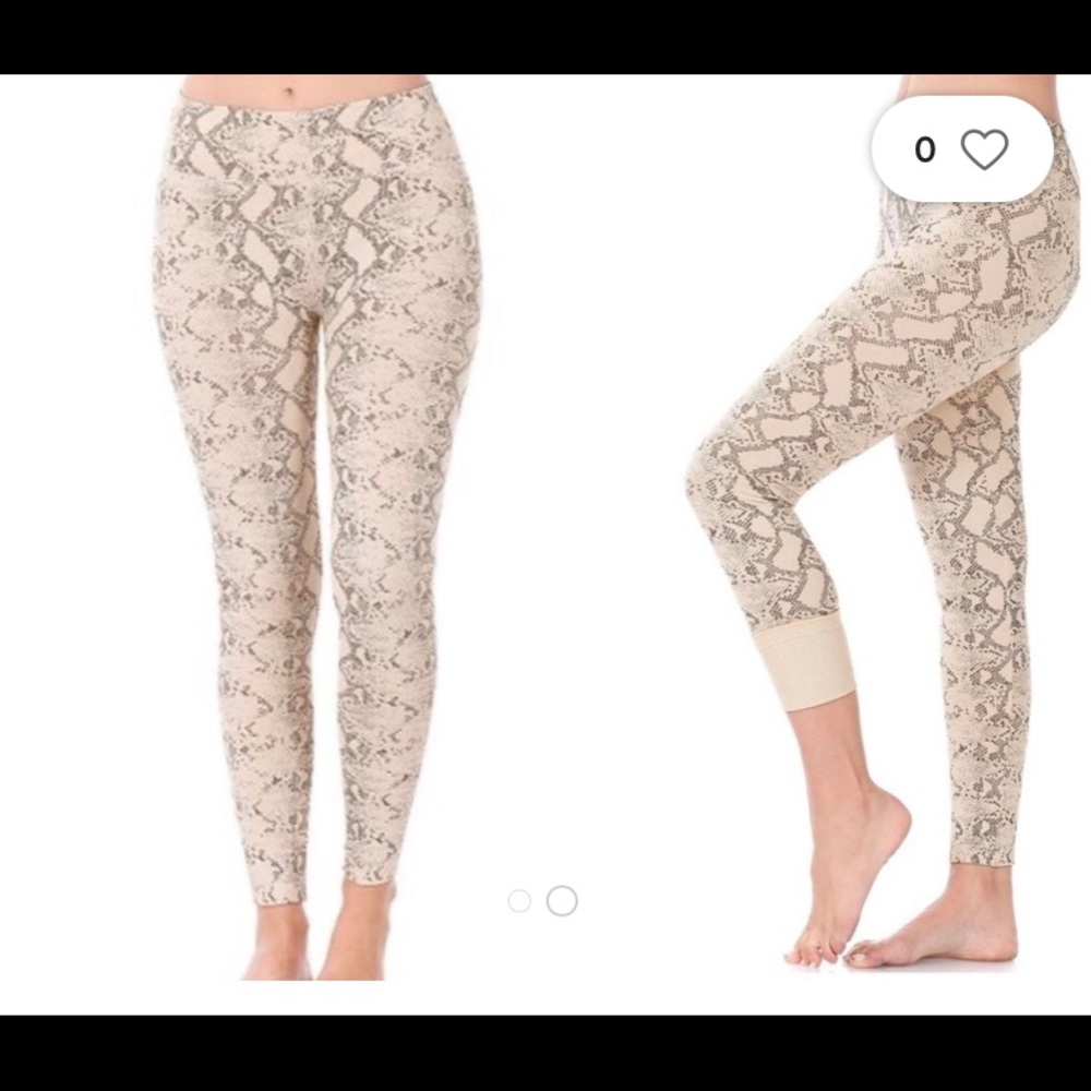 Fleece Snakeskin Mocha and Tan Printed Leggings. NEW

Size M

Snakeskin print